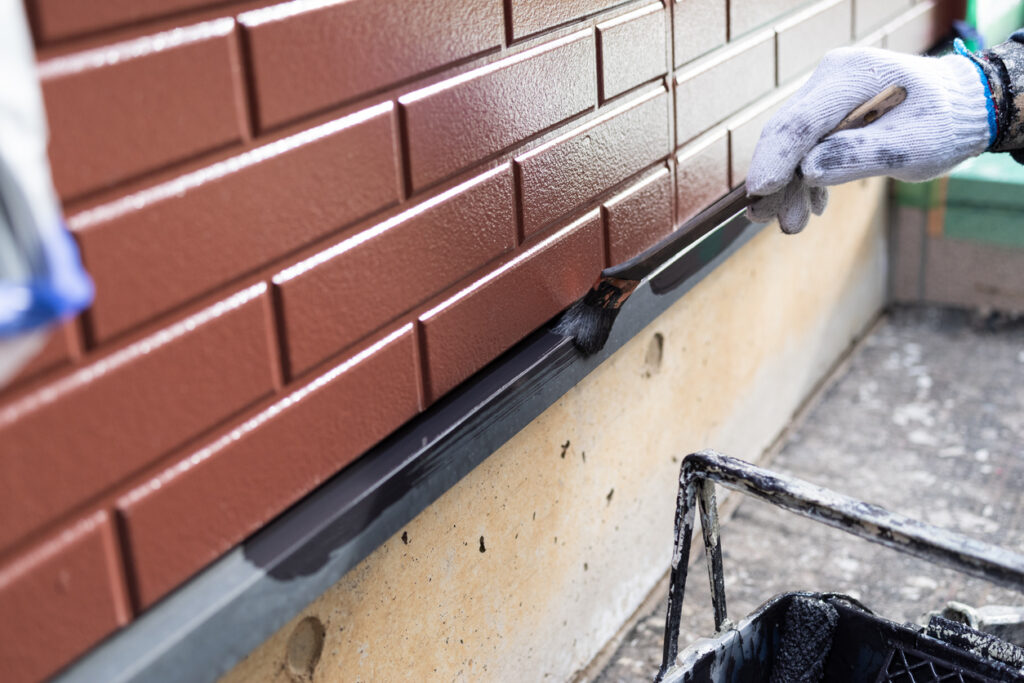 細かいところに拘って外壁塗装をしている様子